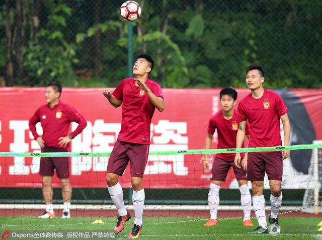 关于对阵富勒姆看起来这将会是两场精彩的比赛，富勒姆的状态非常好，这是我现在的感觉。